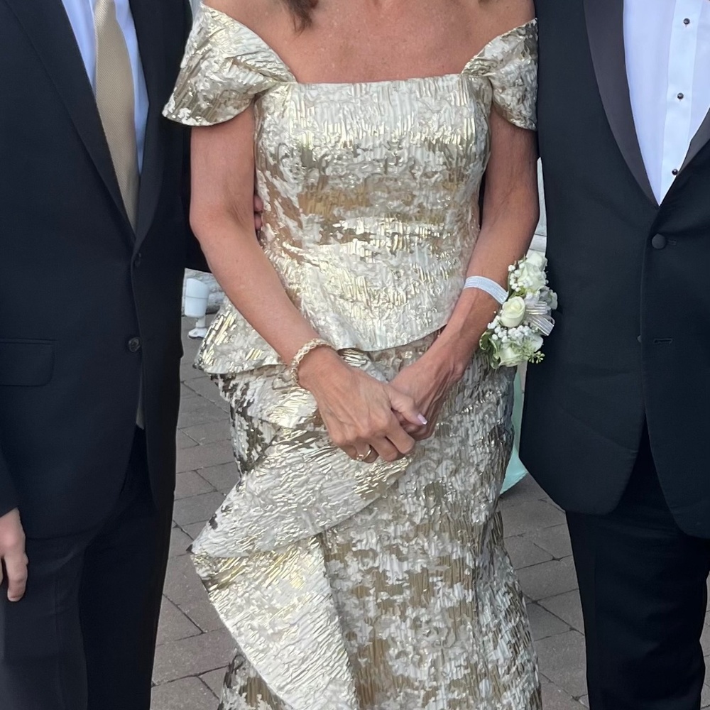 Elegant Gold Off-Shoulder Evening Dress
